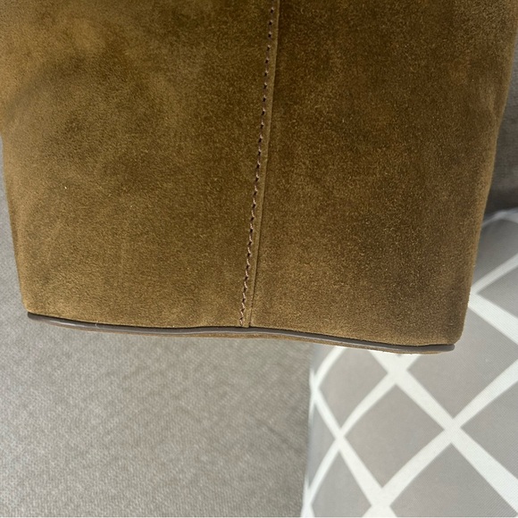 Dooney & Bourke Suede Barlow Large NWT - Picture 5 of 5